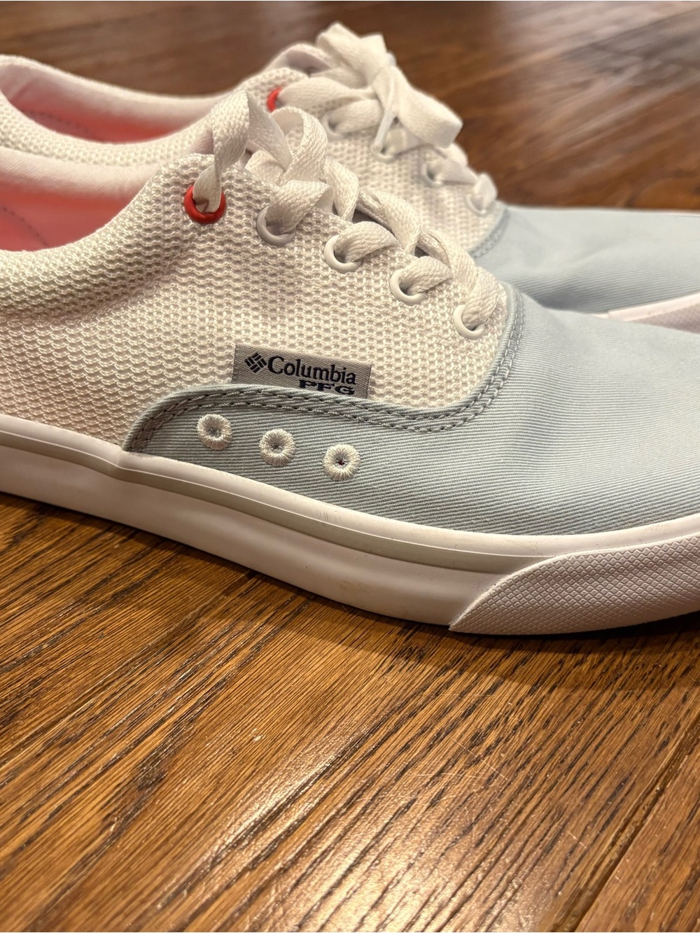 Columbia Women's Athletic Shoe - Light Blue & Orange Insole size 8-1/2